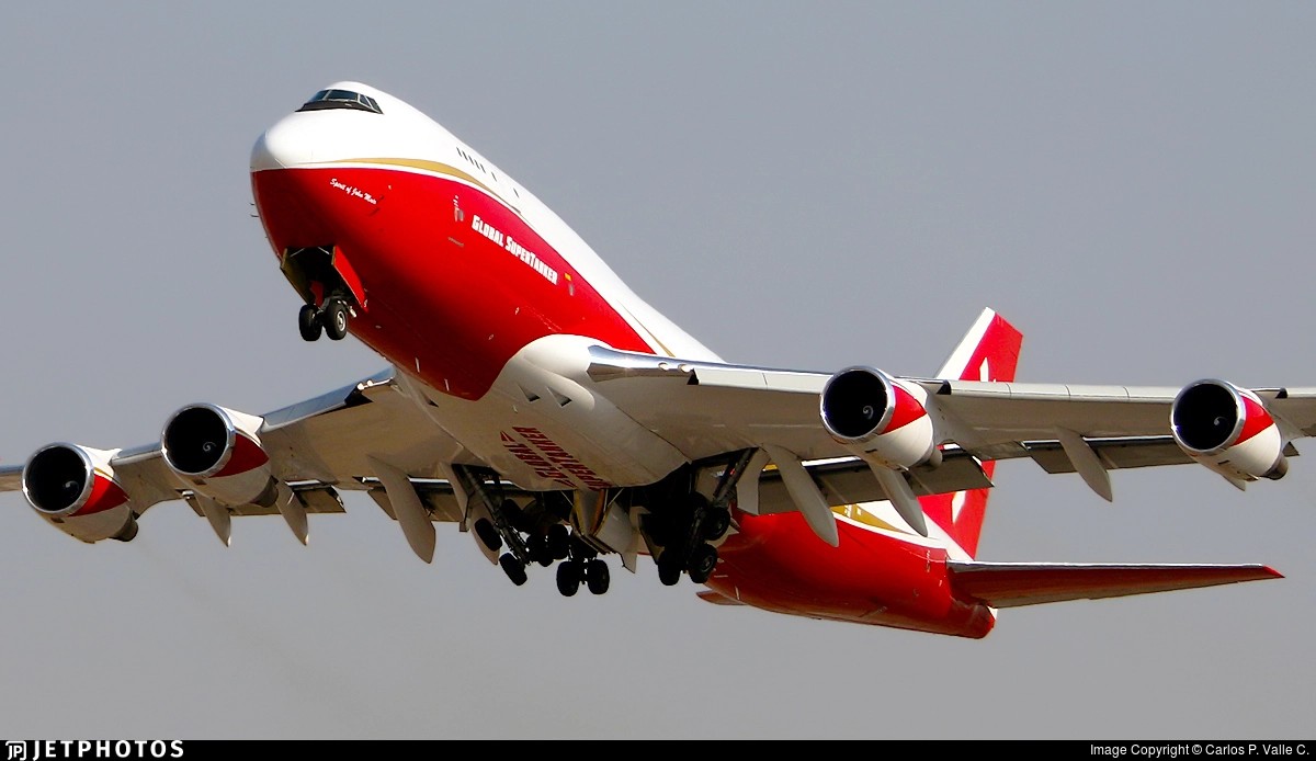 747 Supertanker grounded