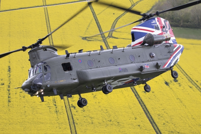 UK RAF Chinook 40 years 640